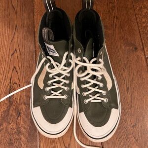 Vans Sk8-hi Olive and White High-Top Sneakers unisex